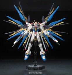 BANDAI GUN83116 GUNPLA RG 1/144 ZGMF-X20A STRIKE FREEDOM GUNDAM -Modèles Figurines Boutique 10238883a5
