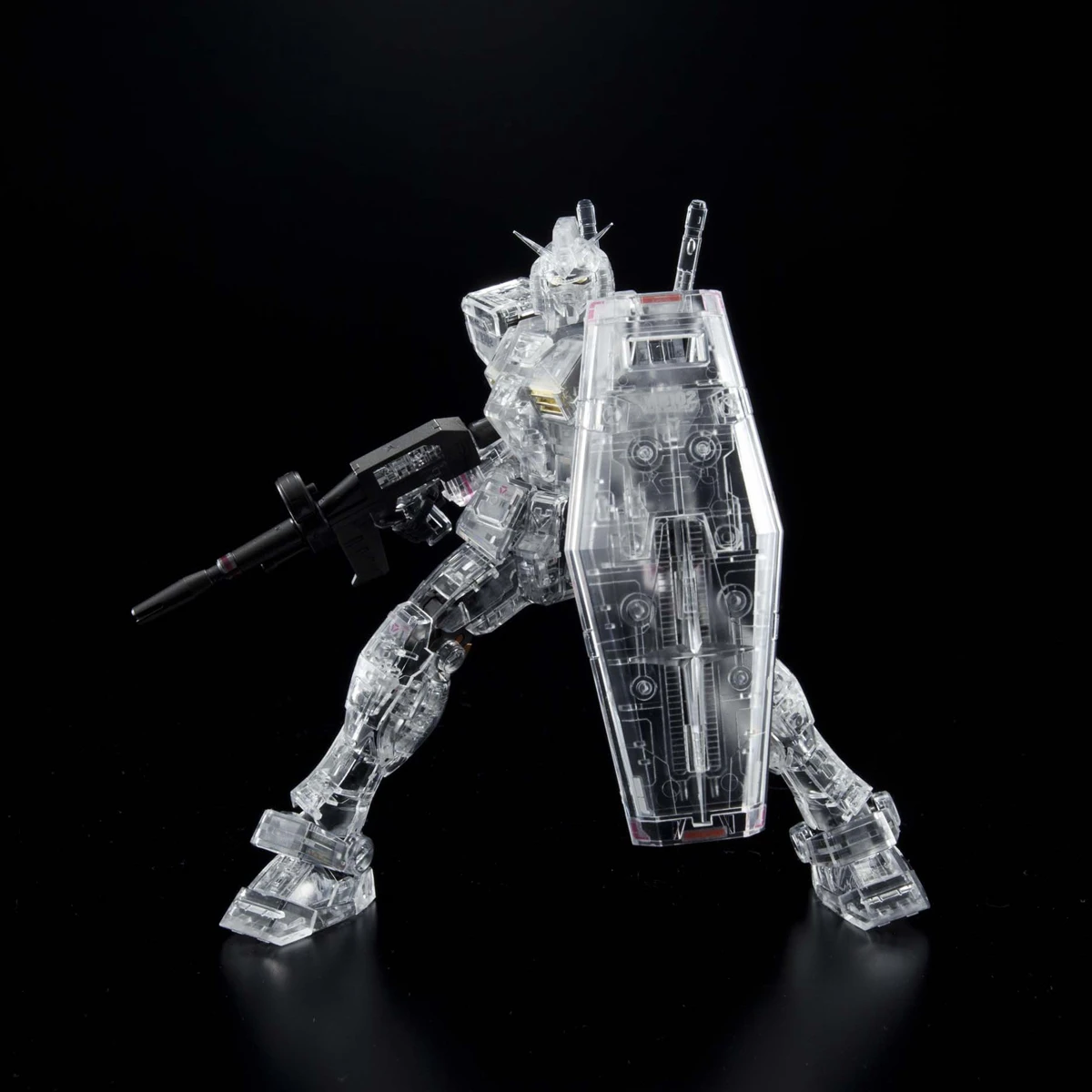 BANDAI RG 1/144 RX-78-2 GUNDAM (MECHANICAL CLEAR VER.) BANDAI RG 1/144 RX-78-2 GUNDAM (MECHANICAL CLEAR VER.) -Modèles Figurines Boutique expo rg rx 78 2 mecha clear 3
