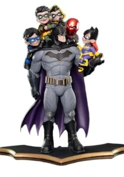 QMX DC COMICS DIORAMA Q-MASTER BATMAN - FAMILY 39 CM